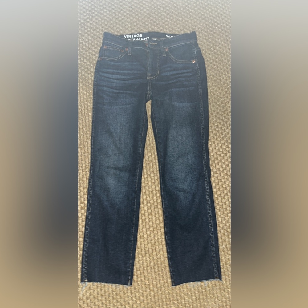 J. Crew 	
PETITE 9" VINTAGE SLIM-STRAIGHT JEAN